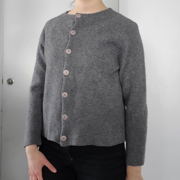 Wool Buttoned Sweater - Picture 5 of 6